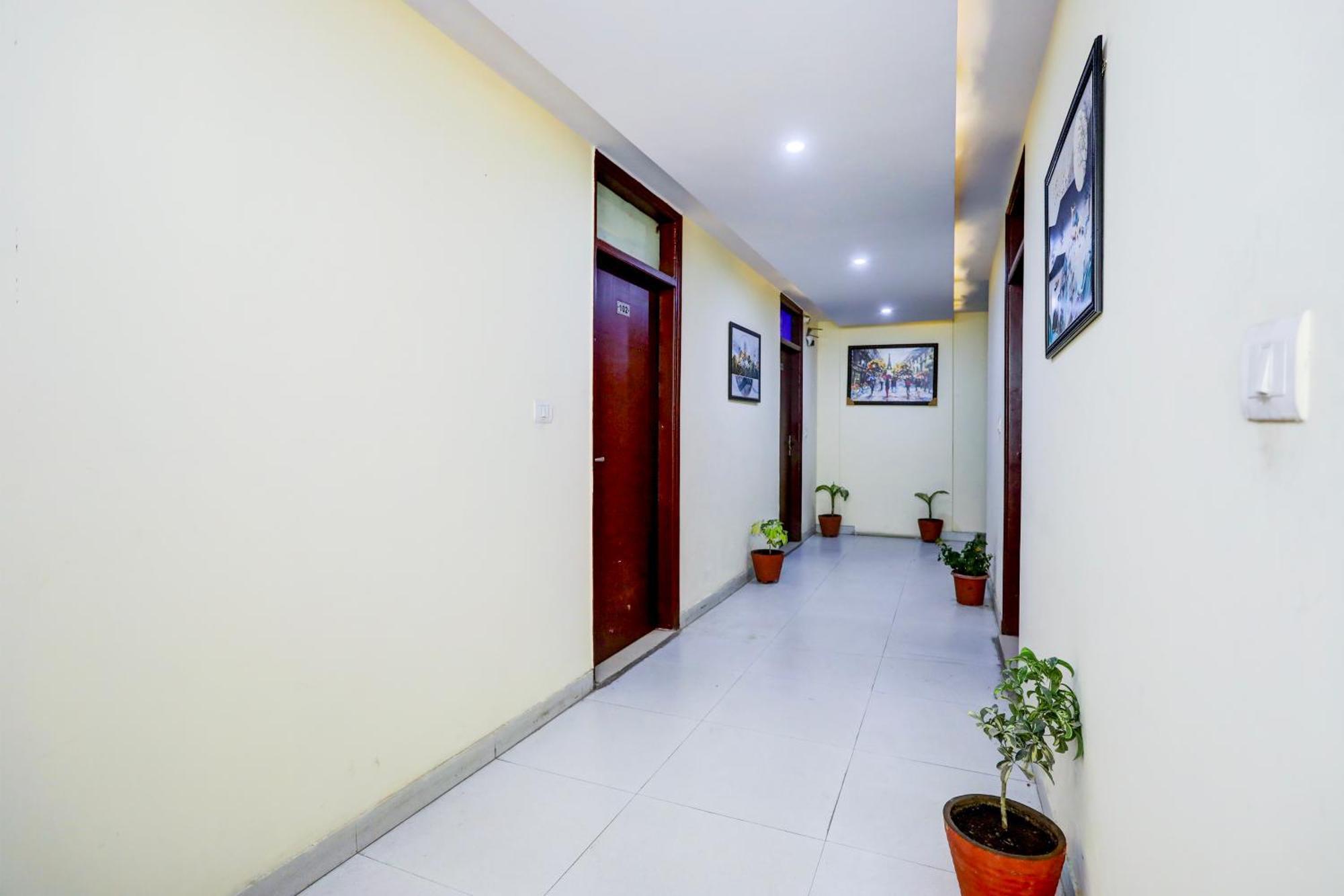 Global Stay Near Delhi Airport นิวเดลี ภายนอก รูปภาพ